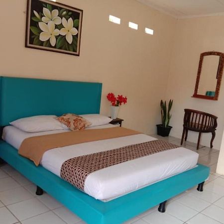 Putri Duyung Guest House Karangpandan Exterior foto